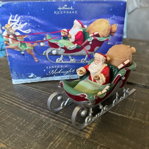 Hallmark Keepsake ~ Santa's Midnight Ride ~ DASH AWAY ALL ~ Table Decoration - Picture 1 of 8